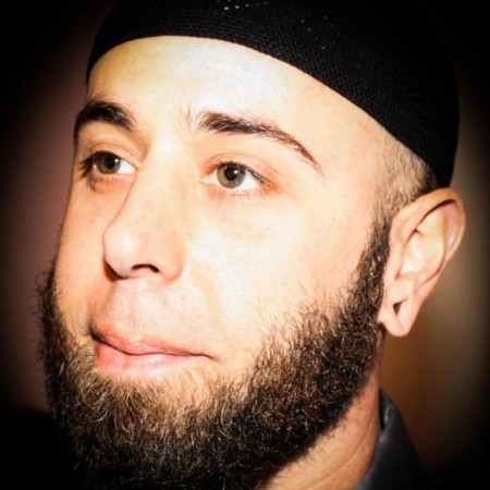 Askari Maraykan ah Oo Waardiye Ka Ahaan Jiray Xabsiga  Guantanamo Bay Oo Islaamay, Muslimiintana Difaacaya!.